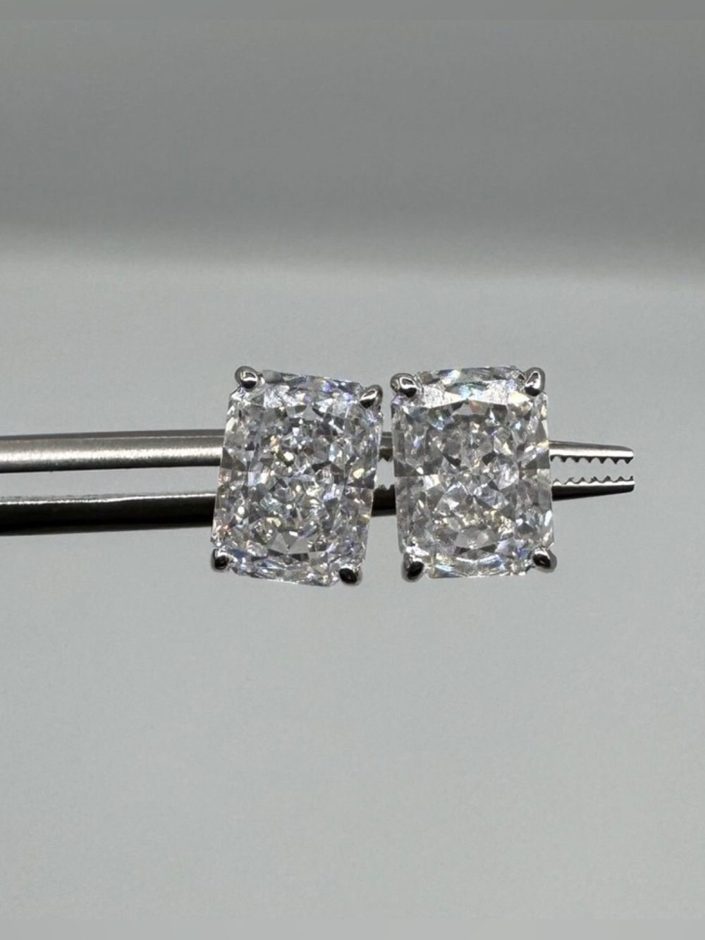 1.5ct Radiant Studs - Picture 4 of 11